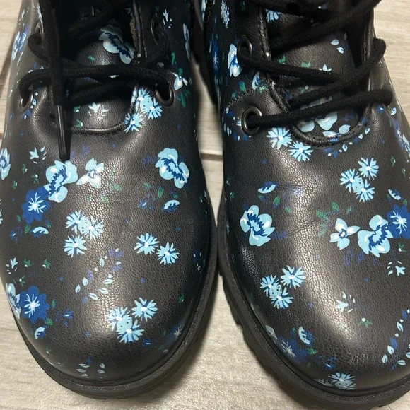 L&D Girls’ Black Floral Winter Boots – Size 4 Youth - Picture 4 of 8